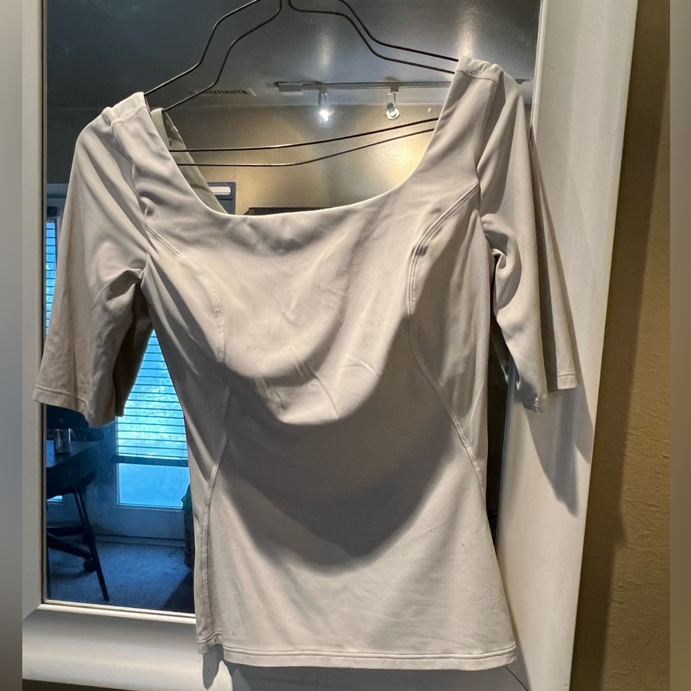 Lululemon Half Sleeve Close To Body Shelf T-shirt